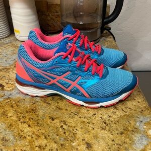 ASICS Gel Cumulus 18 size 8.5